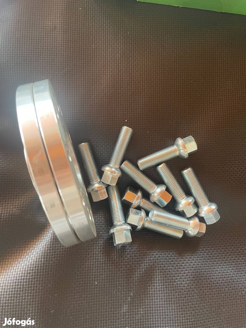 Alfa Romeo 2db új nyomtávszélesítő csavarral több méretben