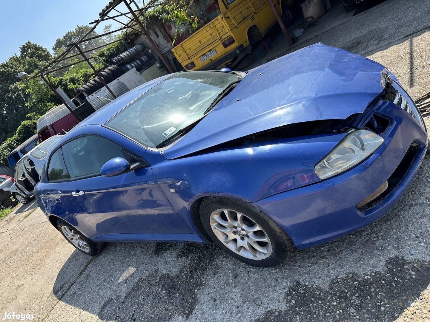 Alfa Rómeó GT alkatrészei eladók 
