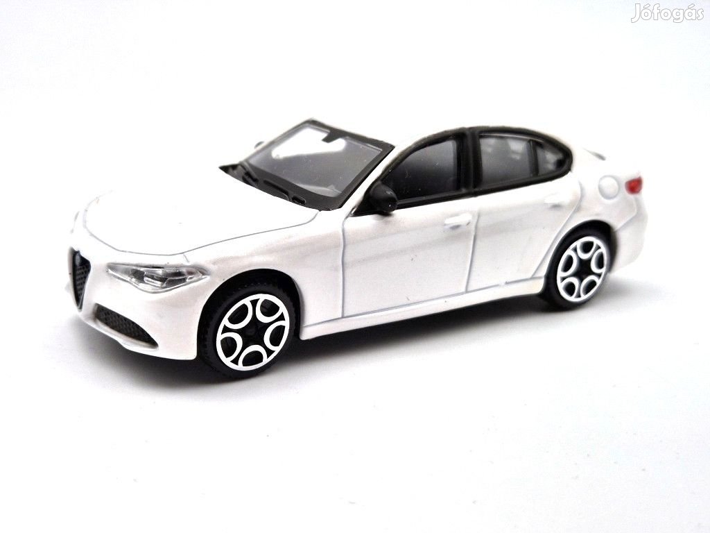 Alfa Romeo Giulia (2016) - fehér -  Bburago - 1:43
