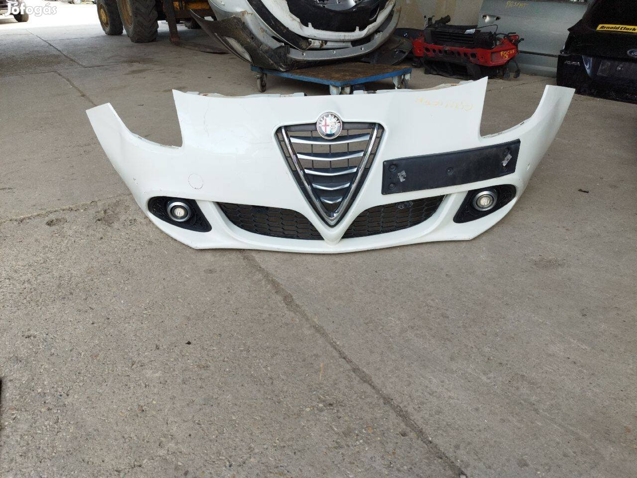 Alfa Romeo Giulietta 2010-2016 radaros első lökhárító