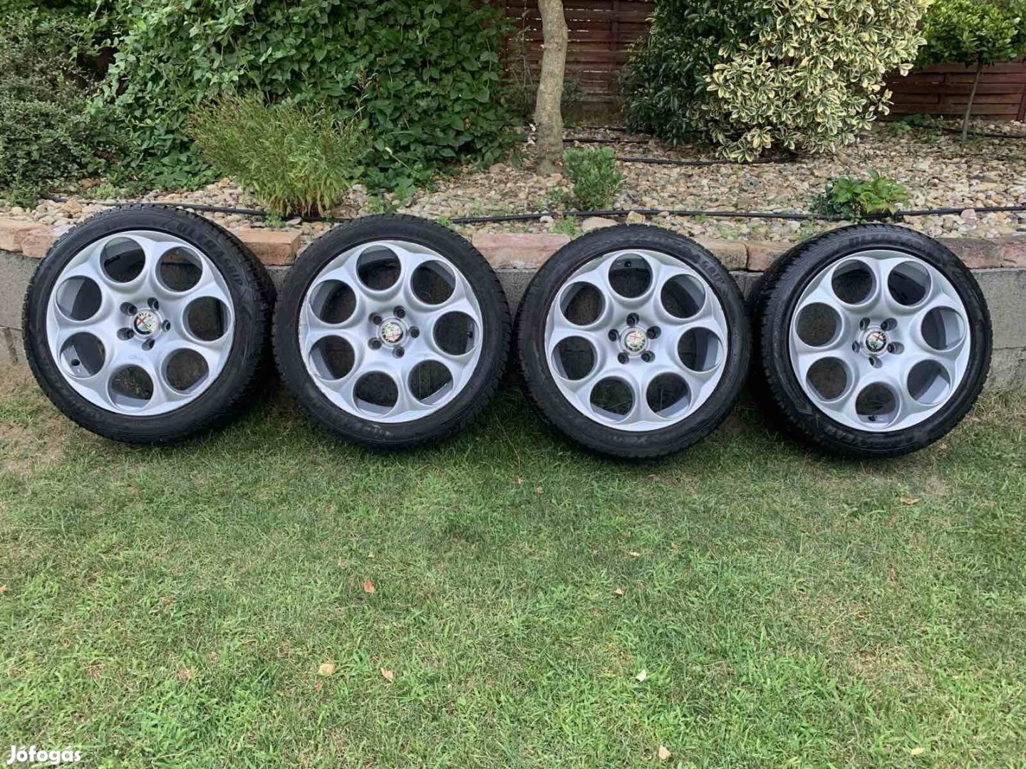 Alfa Romeo Giulietta Sprint 17col 225/45r17 gumikkal 140e/4db
