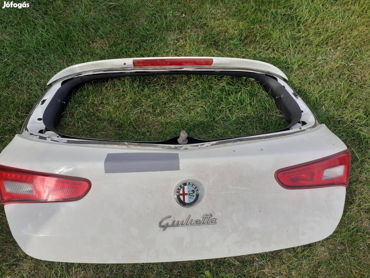 Alfa Romeo Giulietta csomagtartó ajtó üveg és kábelek nélkül