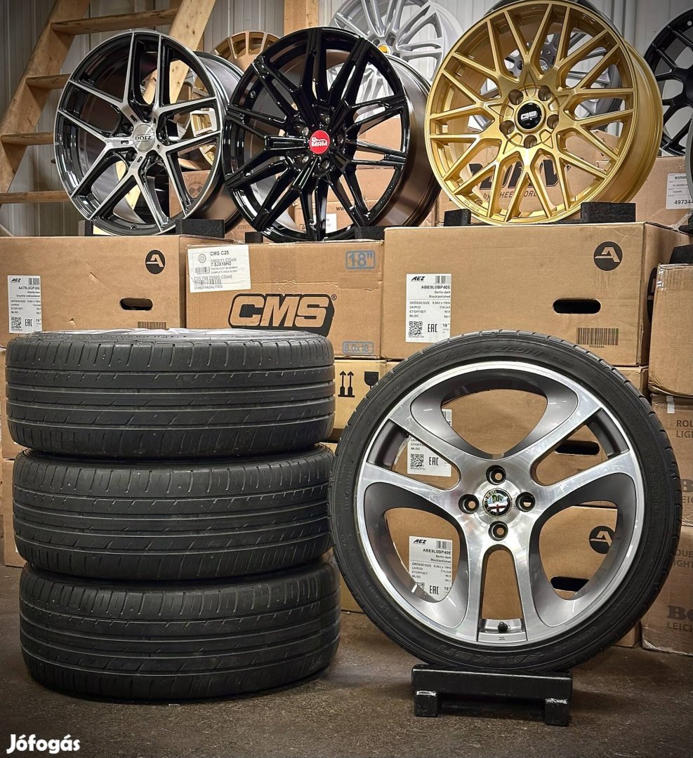 Alfa Romeo Mito 18zoll gyári alufelnik 215/40 R18 nyári gumikkal