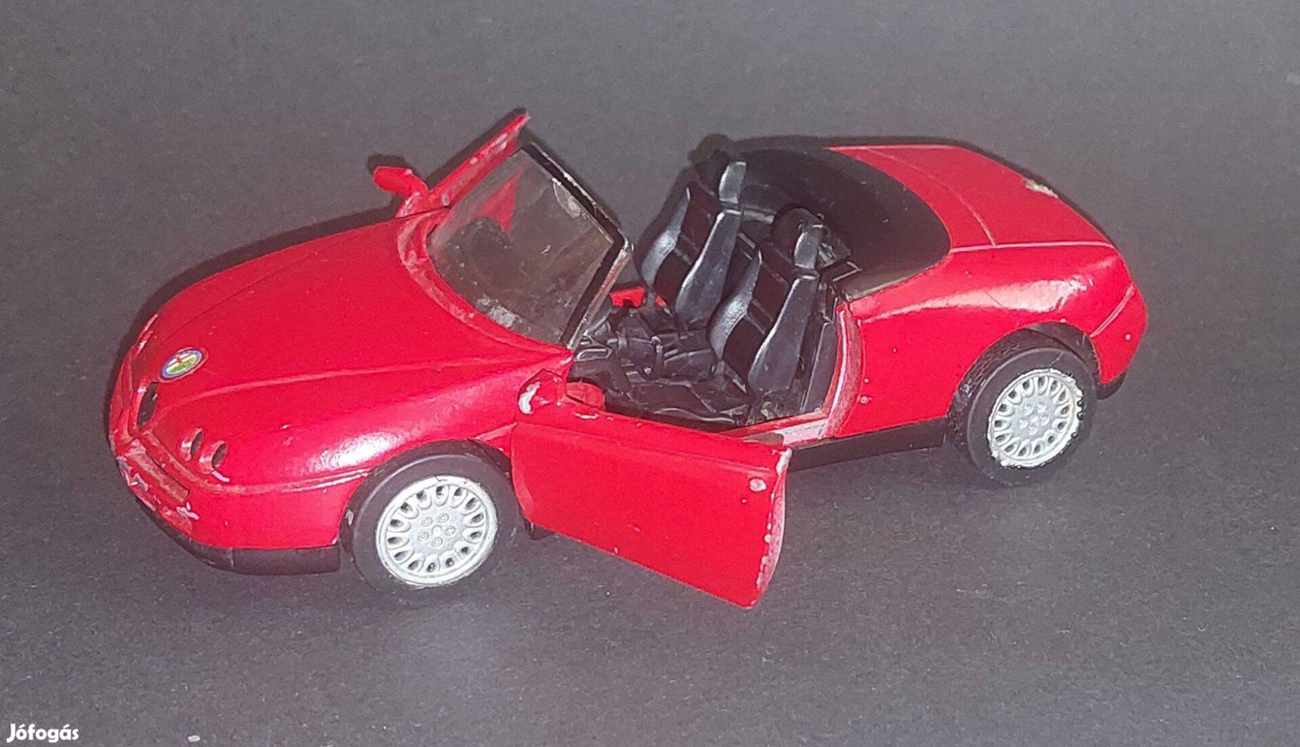 Alfa Romeo Spider 1997 1:32 hátrahuzós motorral autó kocsi