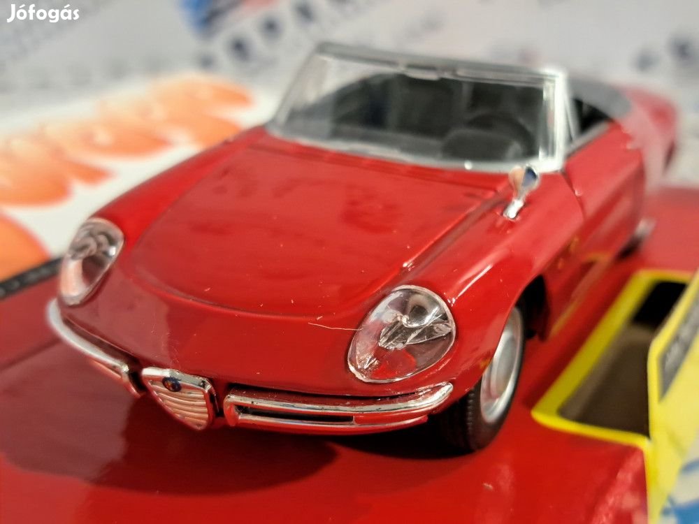 Alfa Romeo Spider (1966) -  Bburago - 1:32