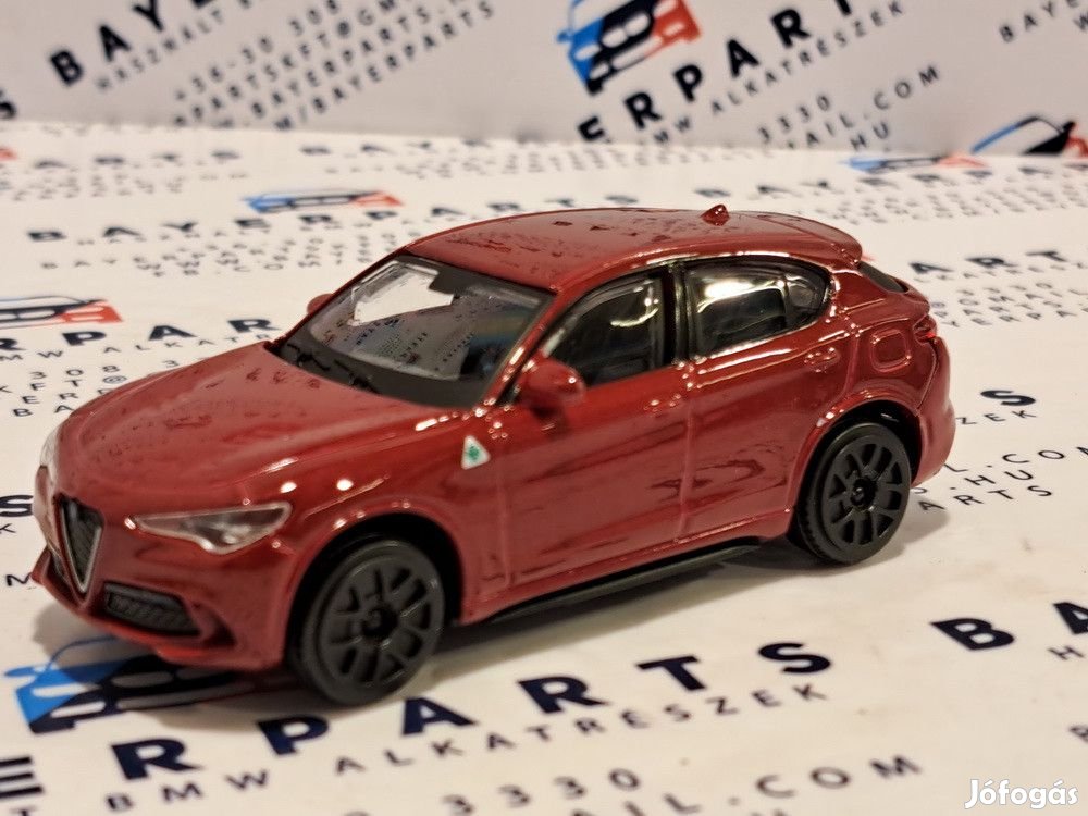 Alfa Romeo Stelvio Q4 V6 Biturbo - piros - Bburago - 1:43