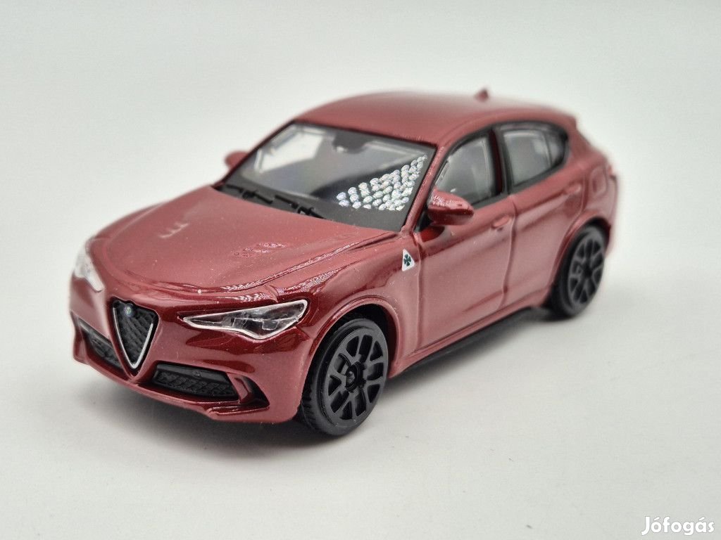 Alfa Romeo Stelvio Q4 V6 Biturbo - piros - Bburago - 1:43