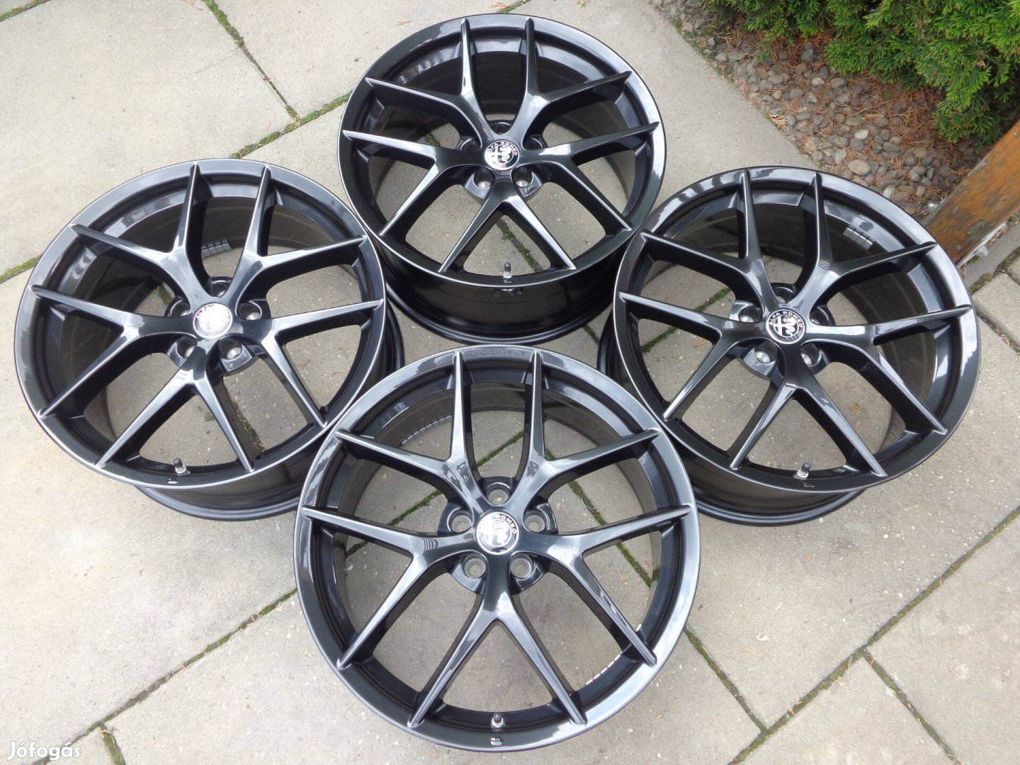 Alfa Romeo Stelvio új gyári R20 alufelnik Tpms sel