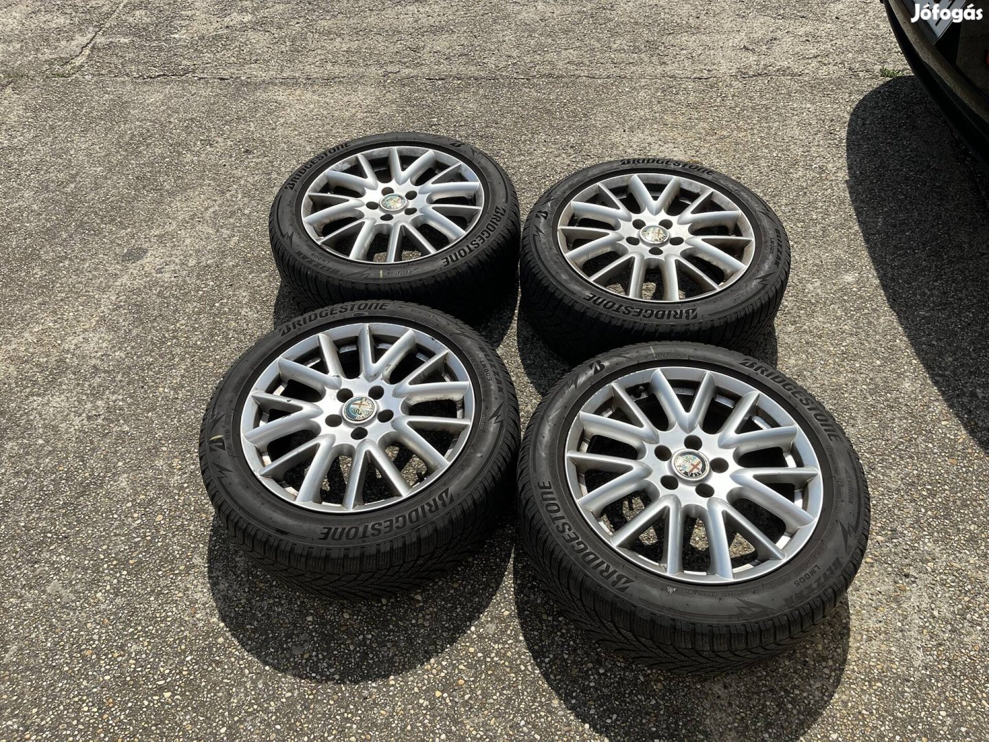 Alfa Romeo gyári alufelni garnitúra 5x110 R17
