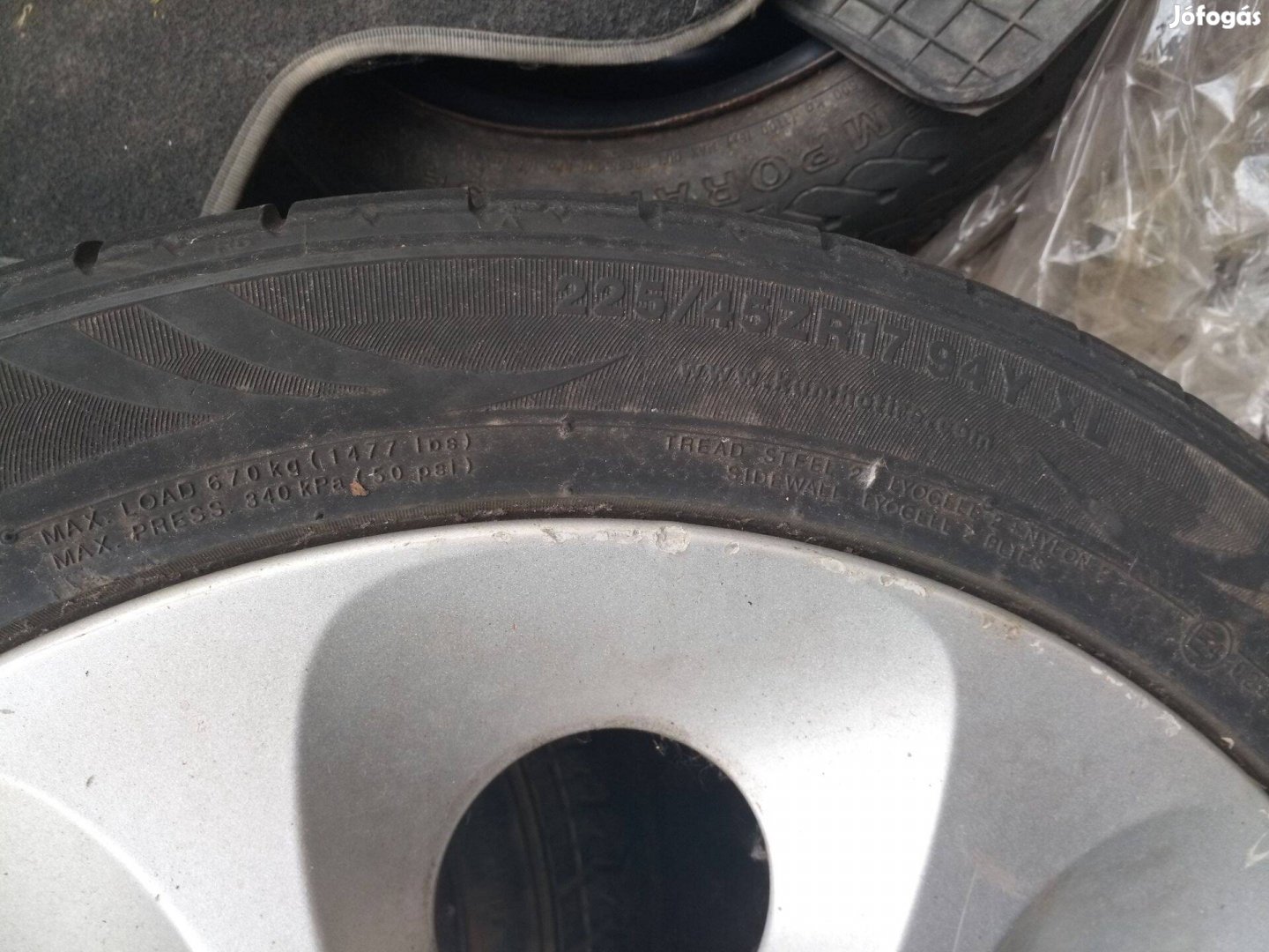 Alfa Romeo gyári alufelni garnitura nyári gumival