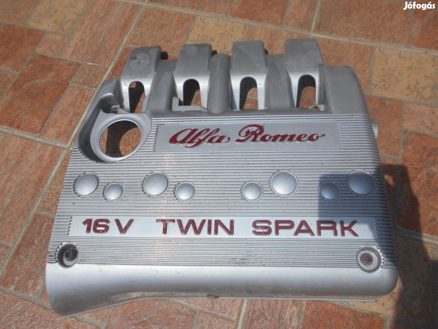 Alfa Romeo motor burkolat