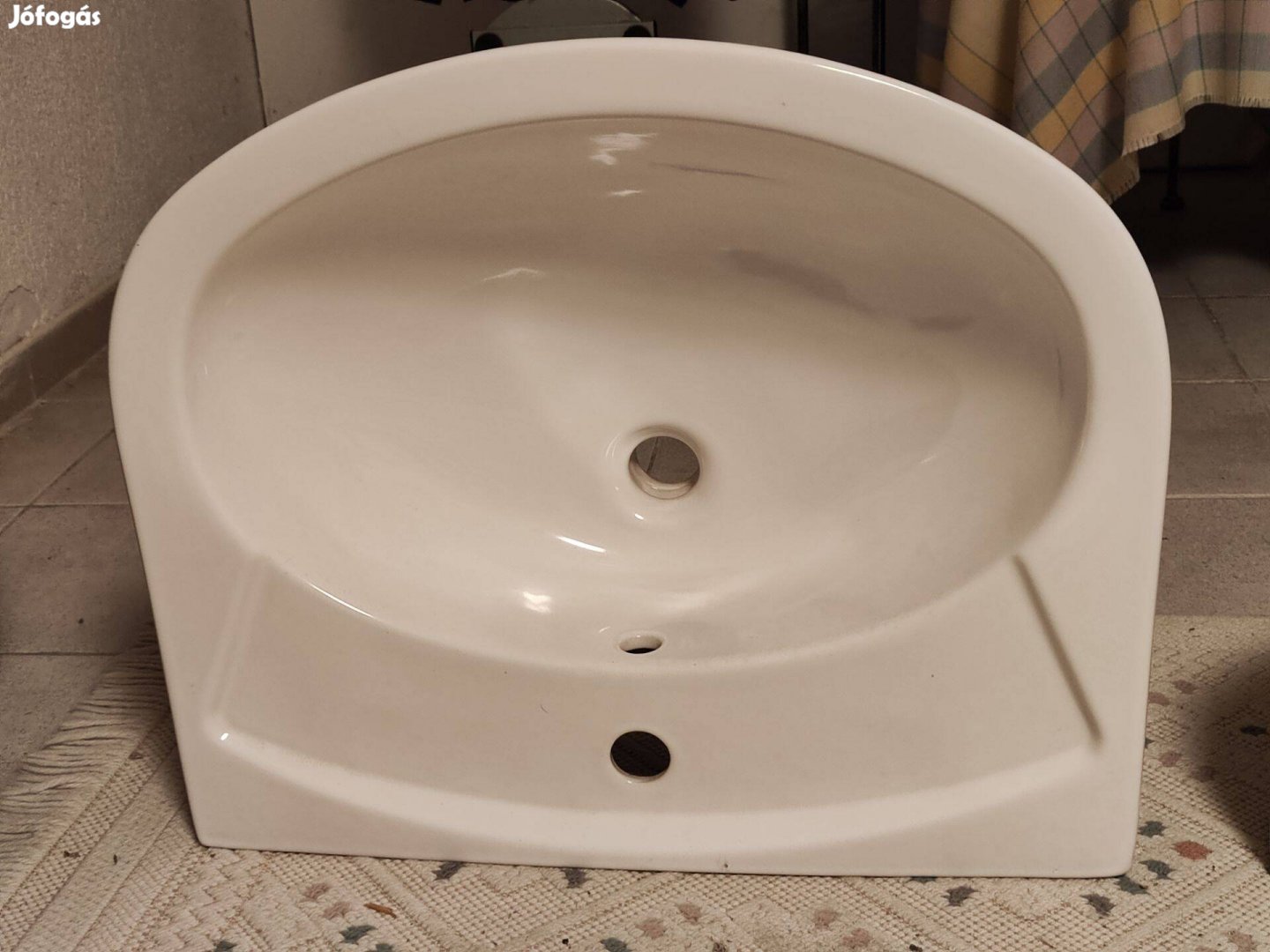 Alföldi Saval 610x490x205 porcelán mosdó méret probléma miatt eladó