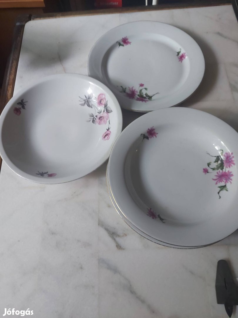 Alföldi  porcelán tányérok
