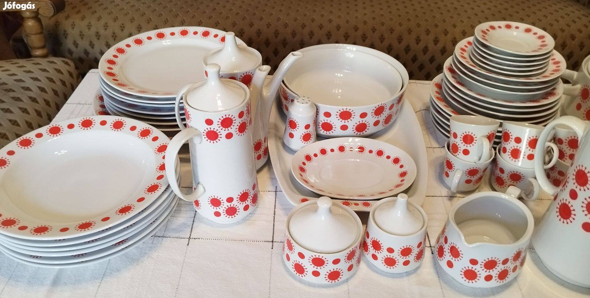 Alföldi piros pöttyös étkészlet