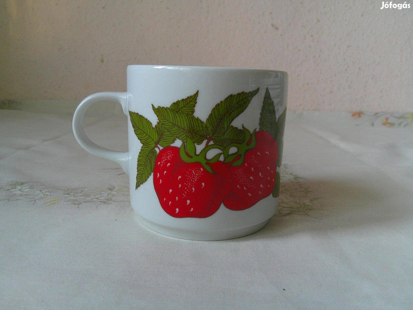 Alföldi porcelán bögre, csésze kétoldali gyümölcs mintával