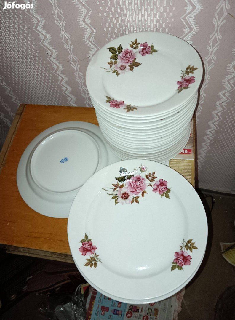 Alföldi rózsás tányérok