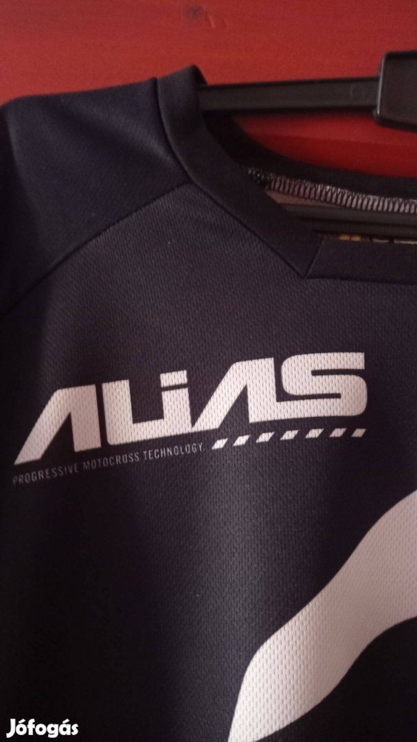 Alias XL hosszú ujjú póló eladó !