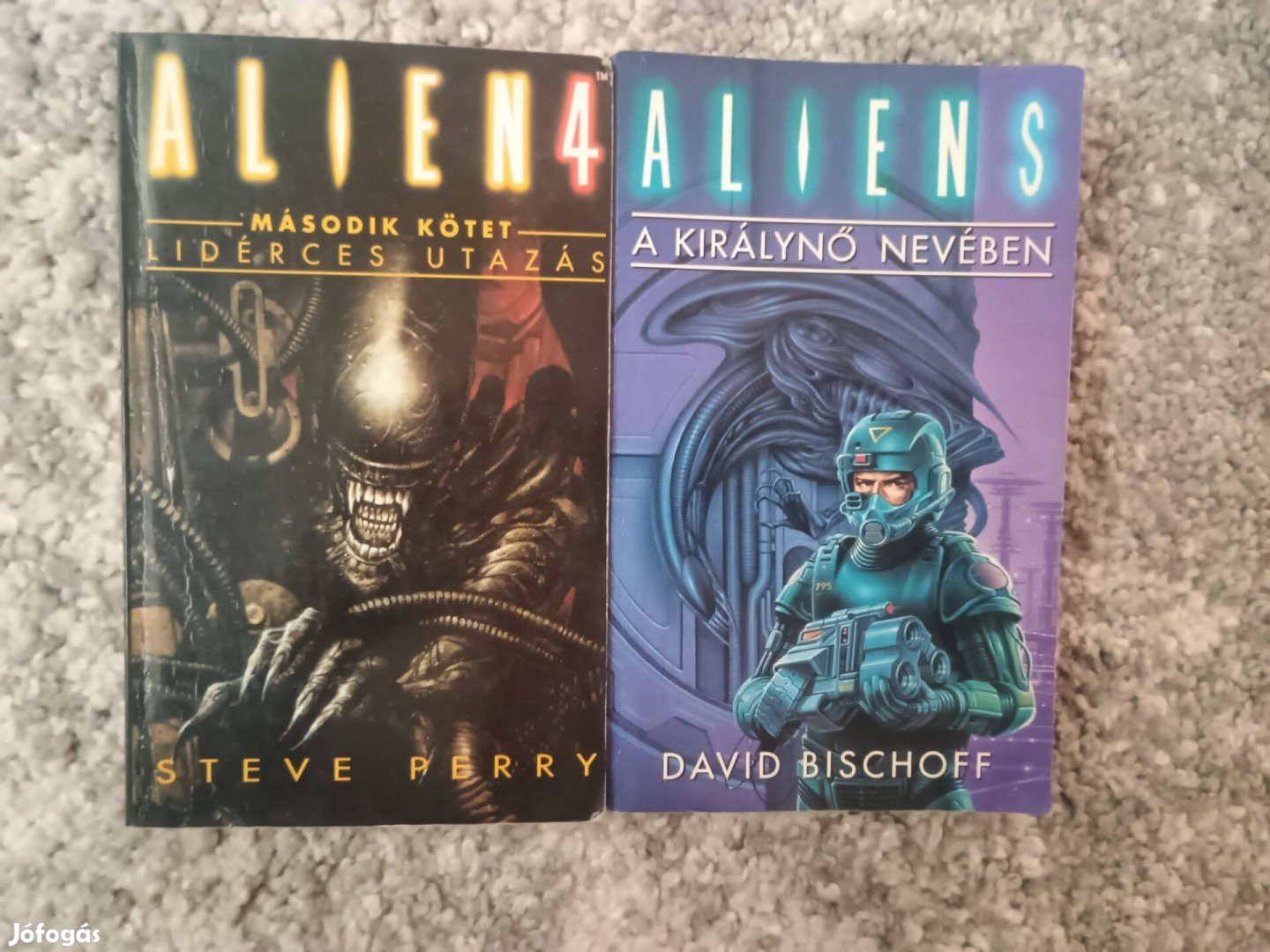 Aliens könyvek