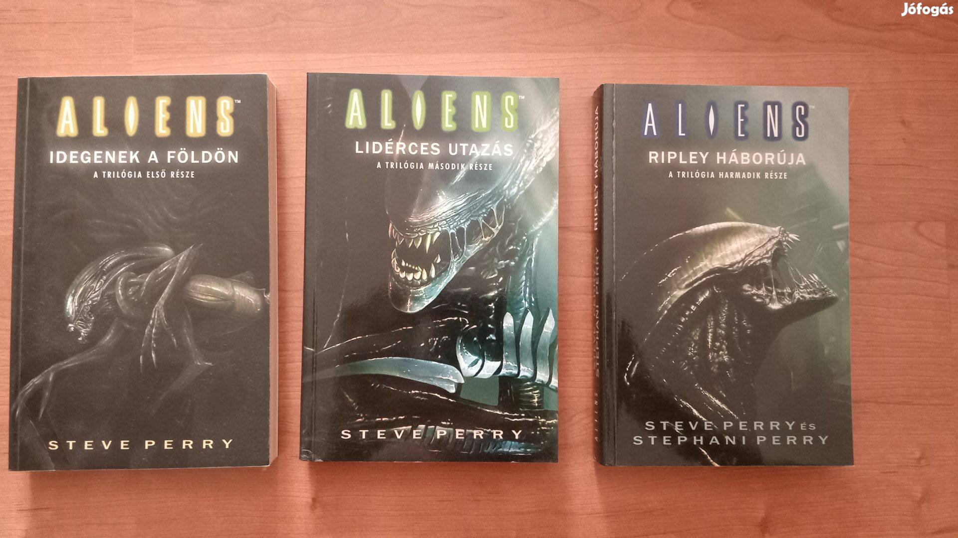 Aliens könyvek