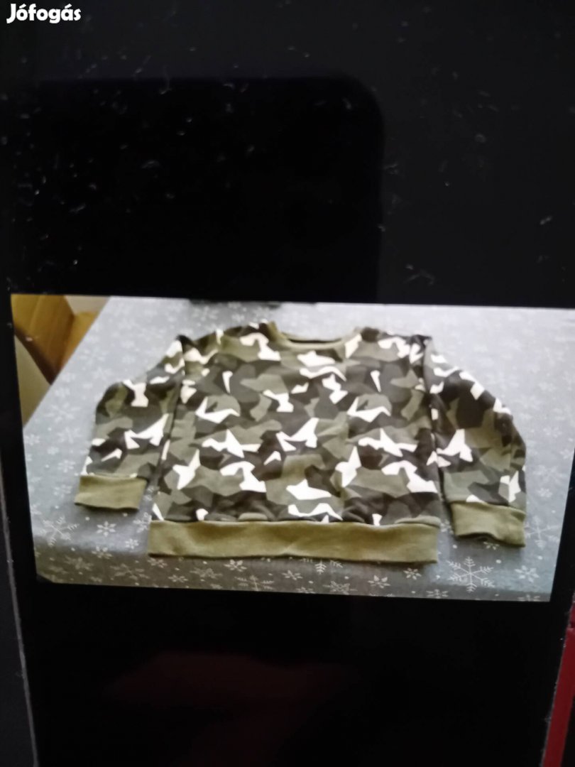 Alig használt 2db, egy darab mintás gyermek pulcsi új!