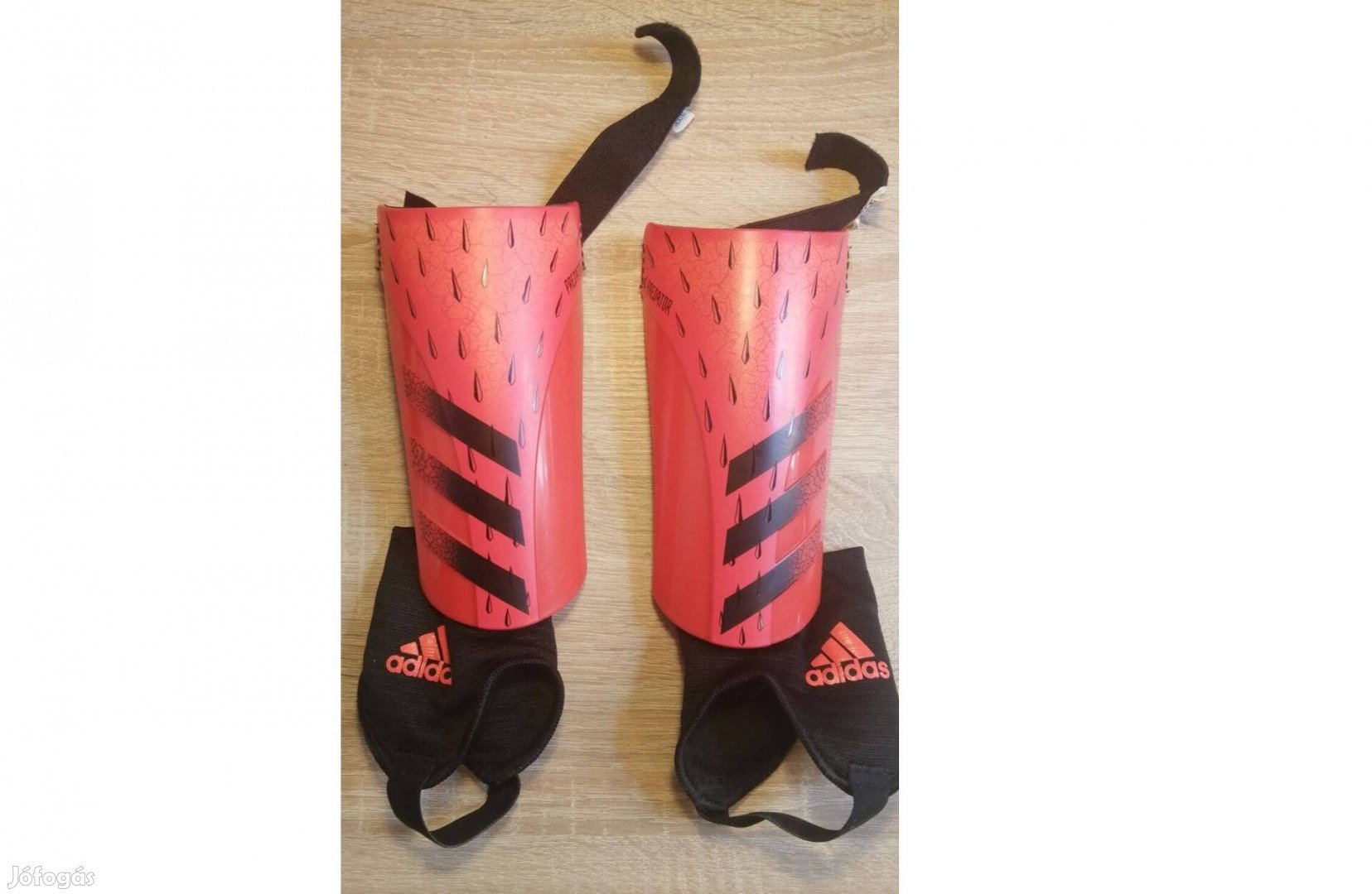 Alig használt Adidas Predator bokavédős gyerek sípcsontvédő eladó!