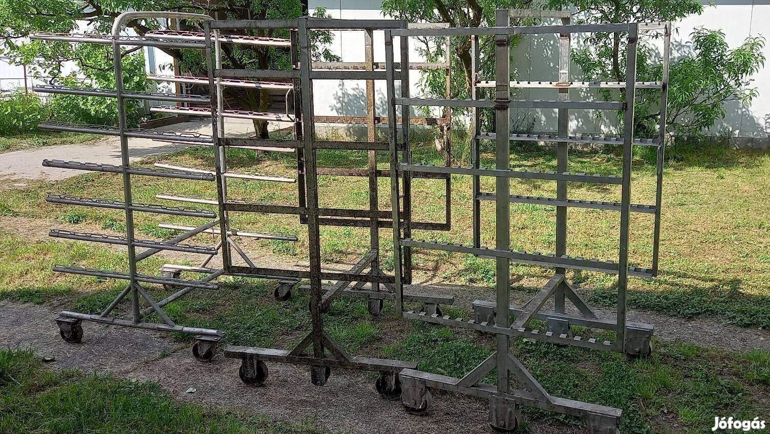 Alig használt és  új állapotú száritó-füstölő kocsik Gyári 