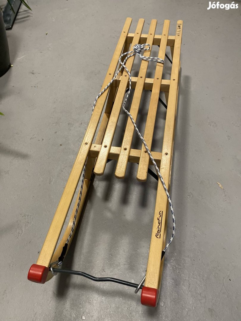 Alig használt fa szánkó, Decathlonban vásárolt, 120cm