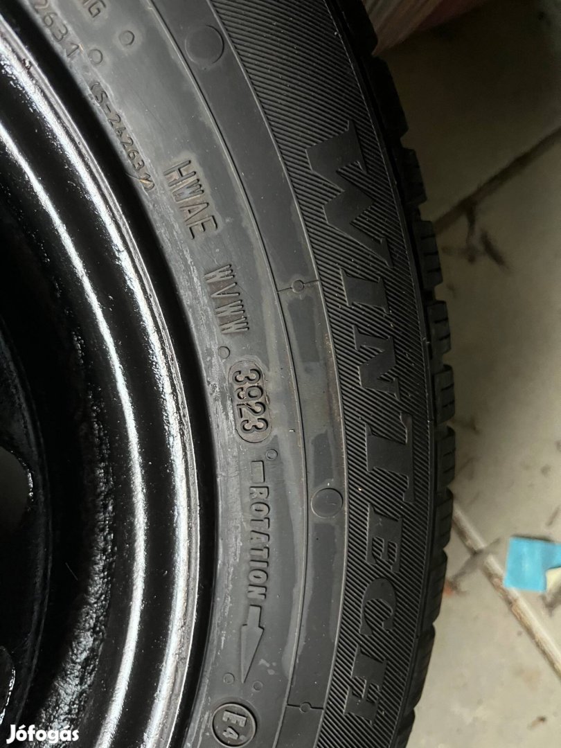 Alig használt téligumi felnivel eladó
