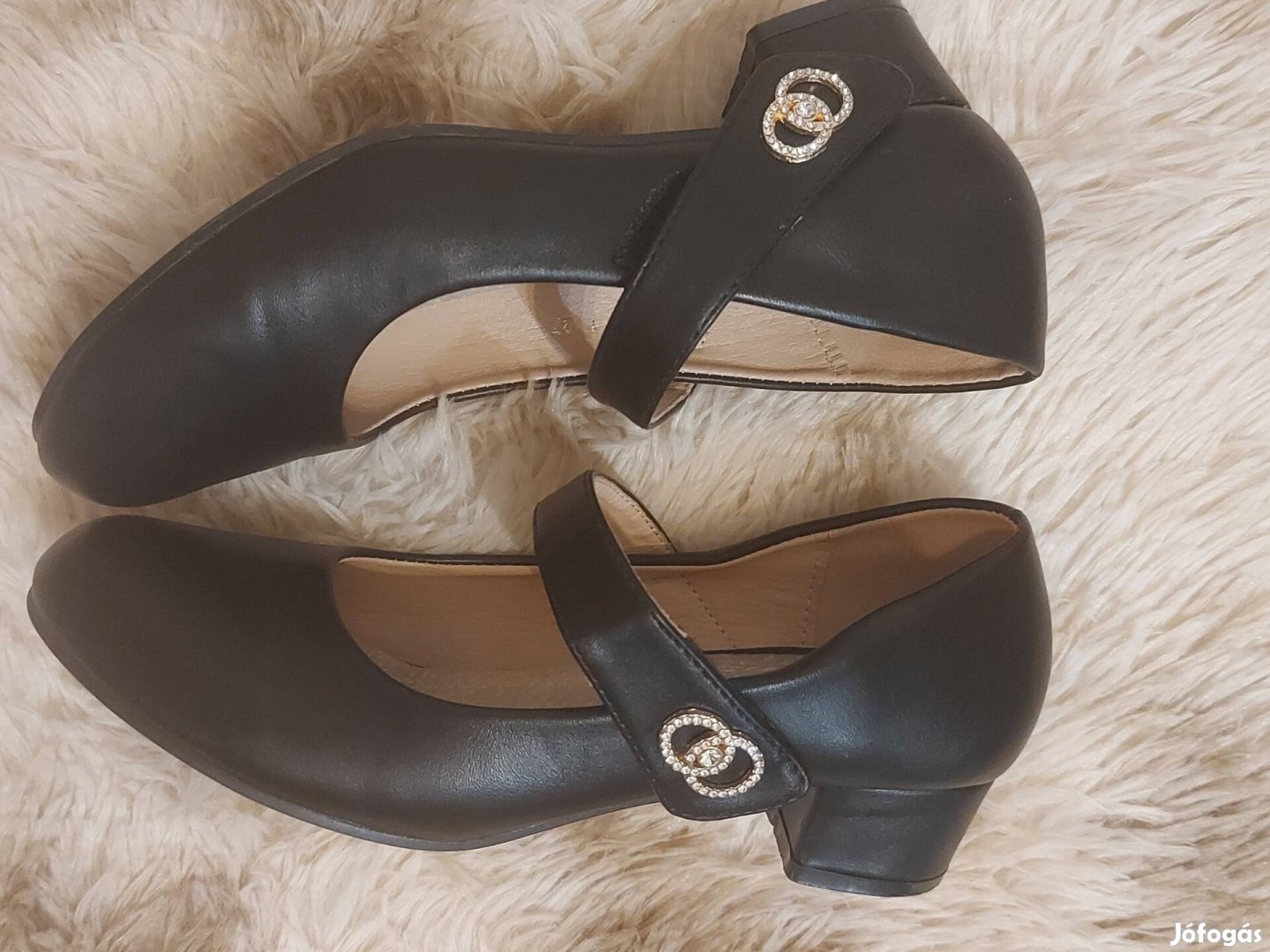 Alkalmi strasszos lány cipő 37!