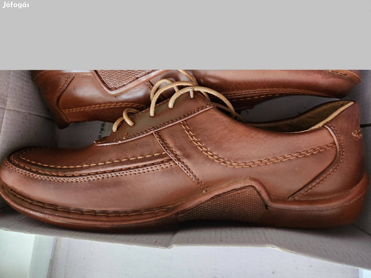 Alkalmi barna utcai cipő új dobozában 42-es