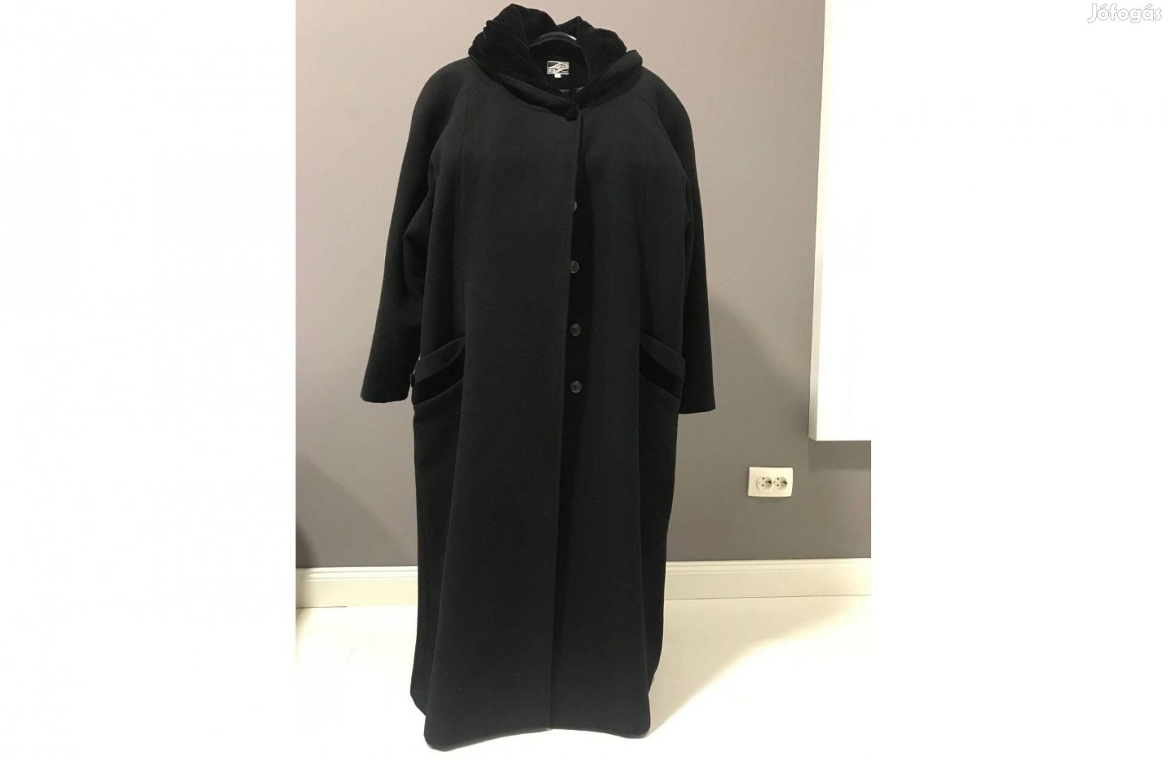 Alkalmi hosszú fekete kabát