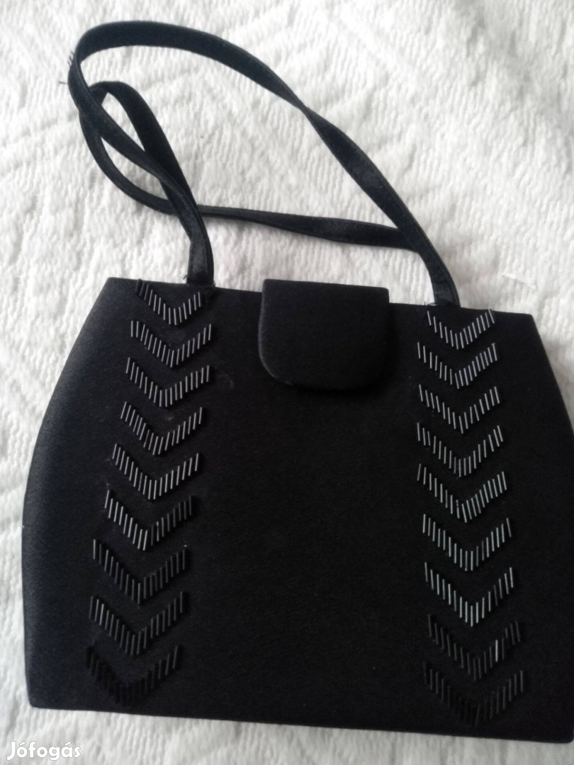 Alkalmi kis fekete ridikül