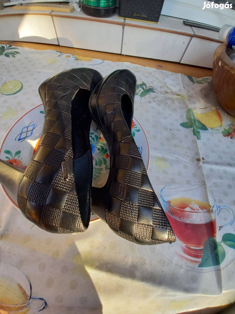 Alkalmi női magassarkú cipő eladó