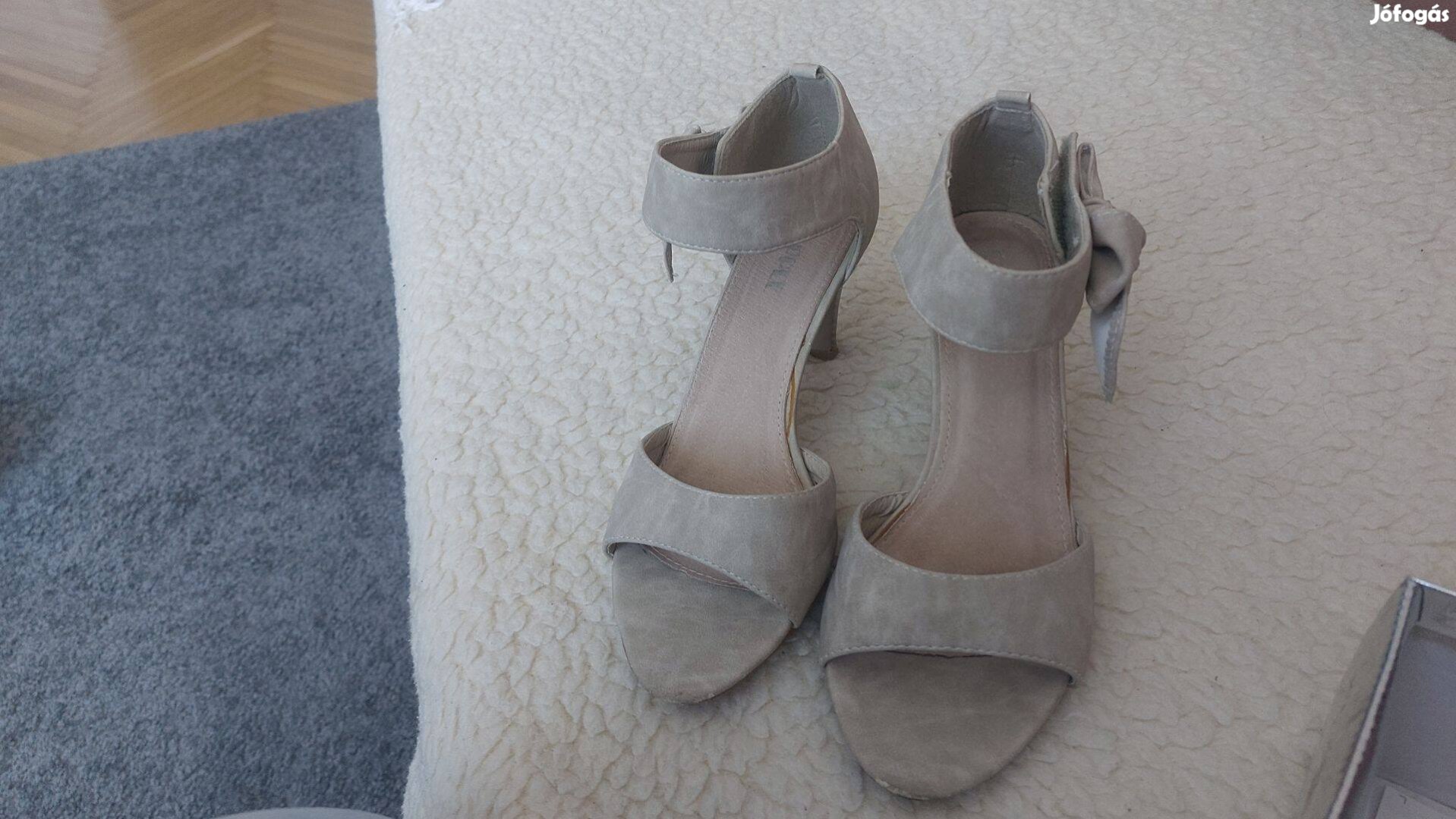 Alkalmi szandálcipő