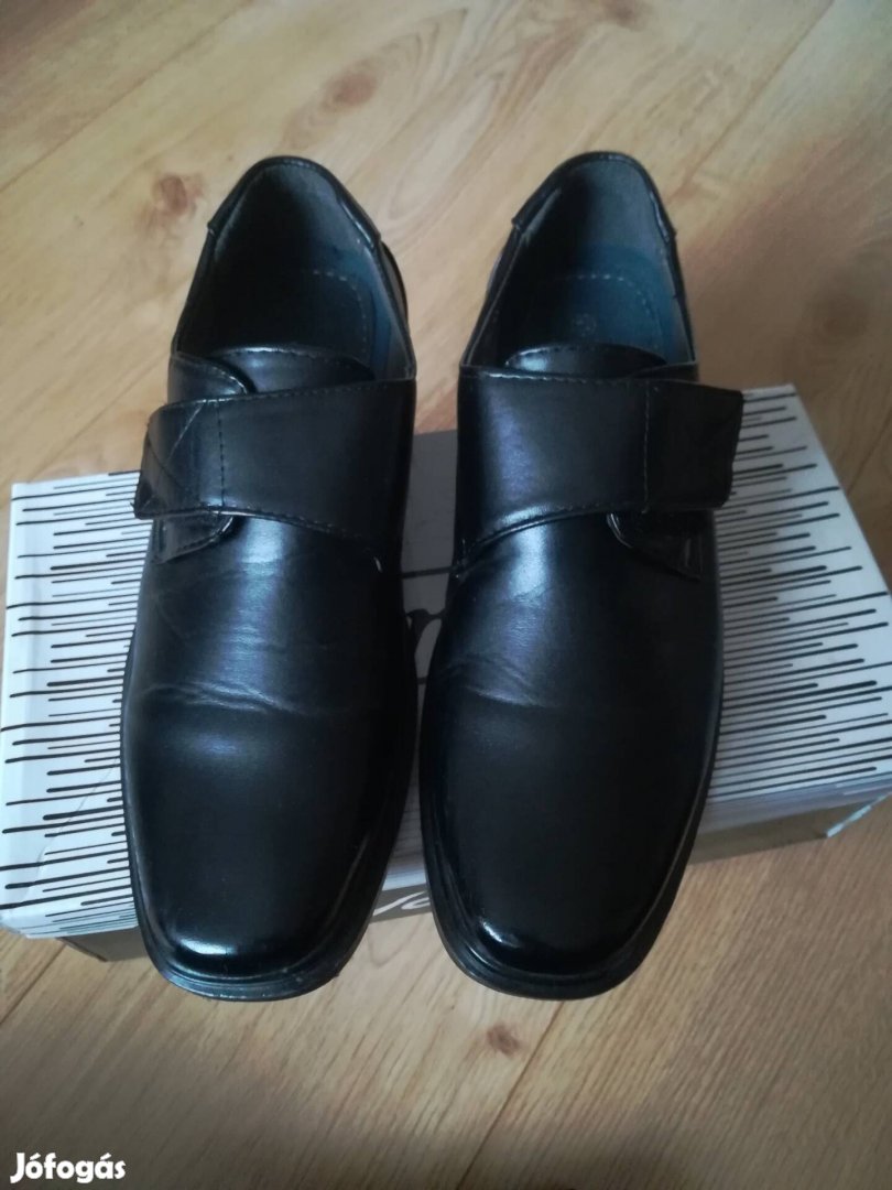 Alkami fekete cipő 40-es 