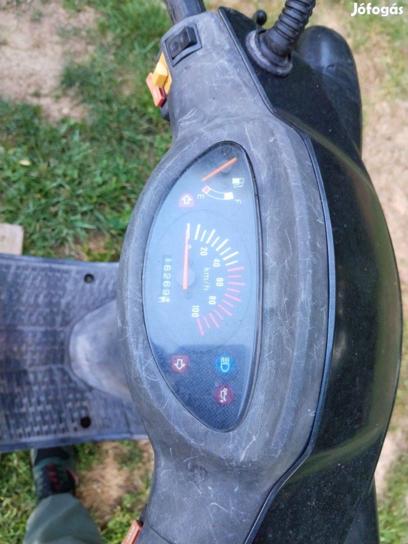 Alkatrész Rossz Robogó Pgo 50cm3 alkatrész