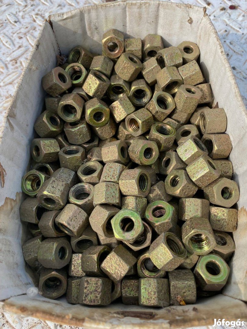 Alkatrészek - segédanyagok