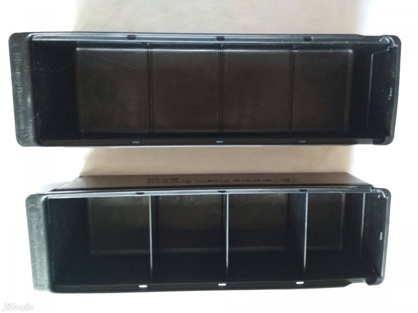Alkatrésztároló doboz, 40 x 12 x 10 cm