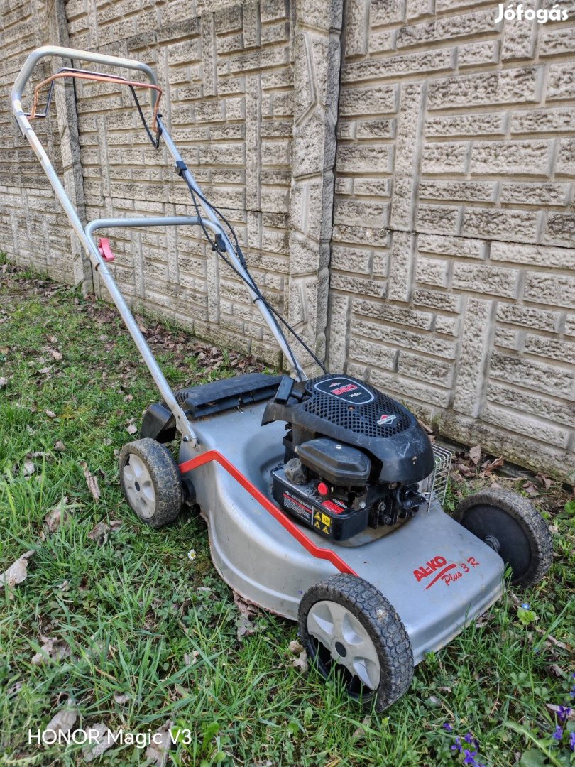 Alko Briggs motoros önjáró fűnyíró