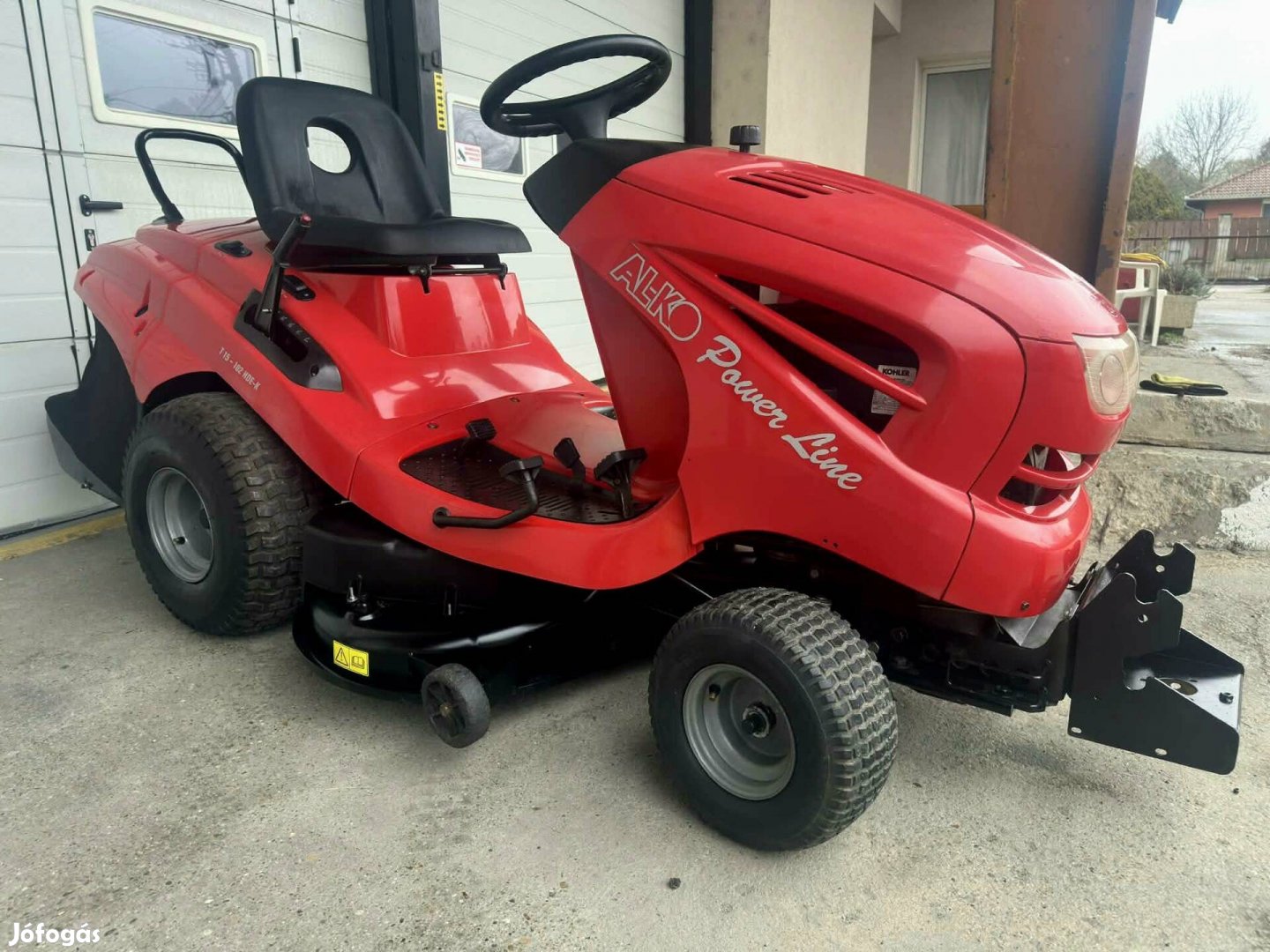Alko Powerline Hydro 15HP Fűnyíró traktor Fűnyírótraktor