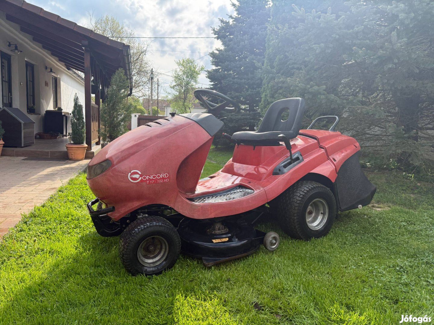 Alko T17- 102 HD fűnyírótraktor 17.5 LE 500 ccm