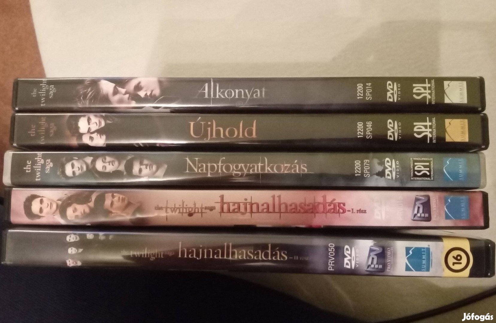 Alkonyat - The twilight saga filmek (5 rész, 5+1 DVD-n)