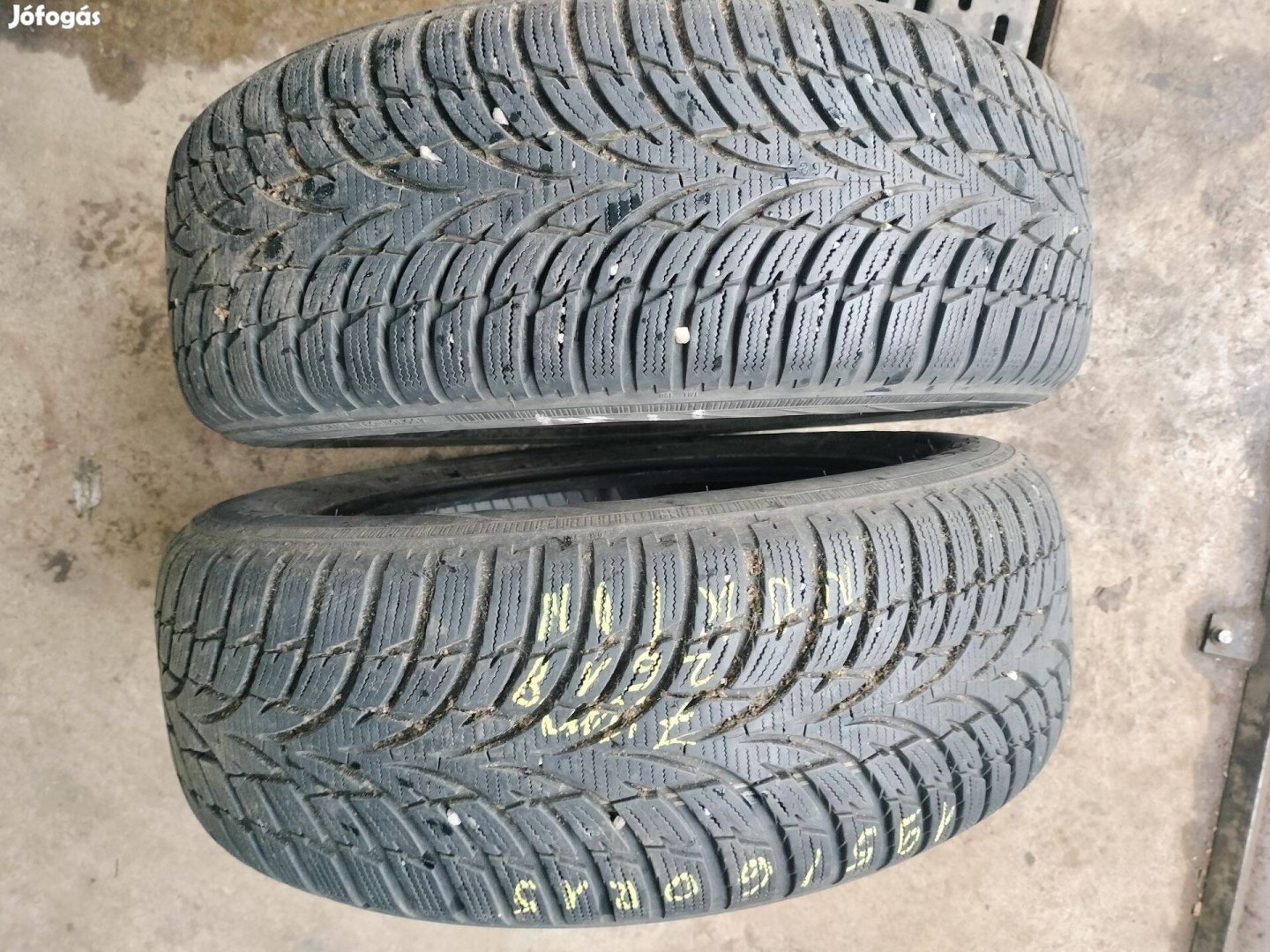 Alkuképesen Eladó 195/60 R15 Nokian téli gumi. 7mm. 2018. 12000Ft/pár
