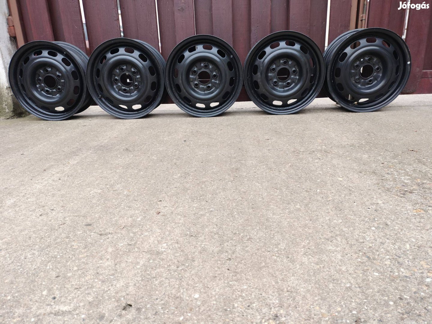 Alkuképesen Eladó 5 db lemezfelni. R15, 5x114,3 6J, Et50, 67mm