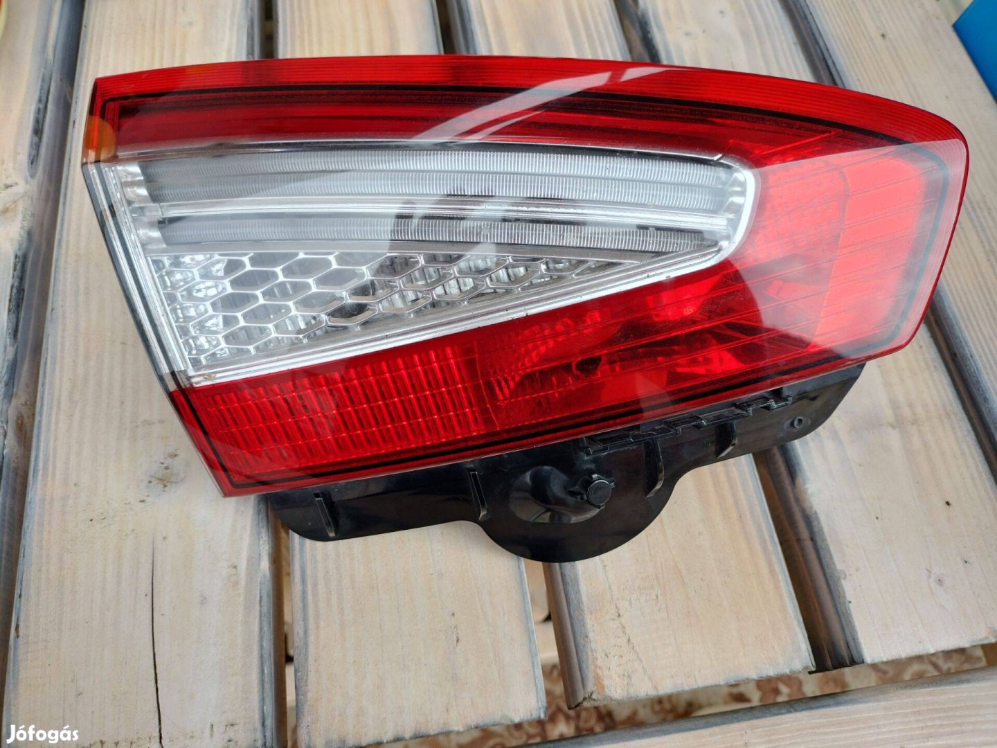 Alkuképesen eladó Mondeo Mk4 kombi bal hátsó lámpa
