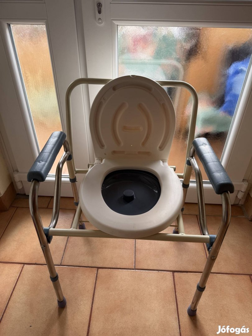 Állítható Magasságú Szoba WC És Fürdető Szék 4