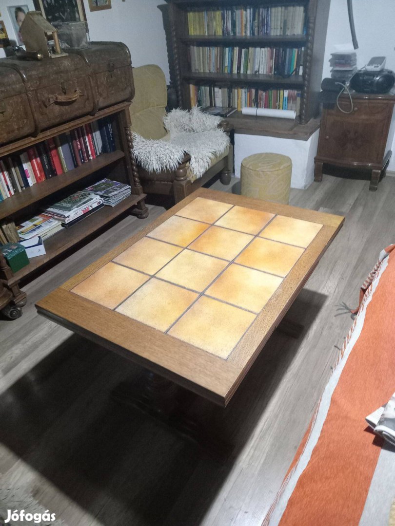 Állitható, keményfa, csempe boritású német asztal