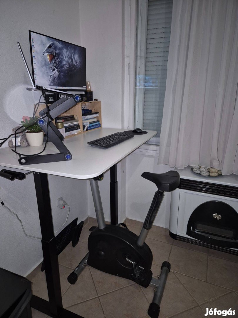 Állítható magasságú íróasztal székkel és szobabiciklivel "HO Setup"
