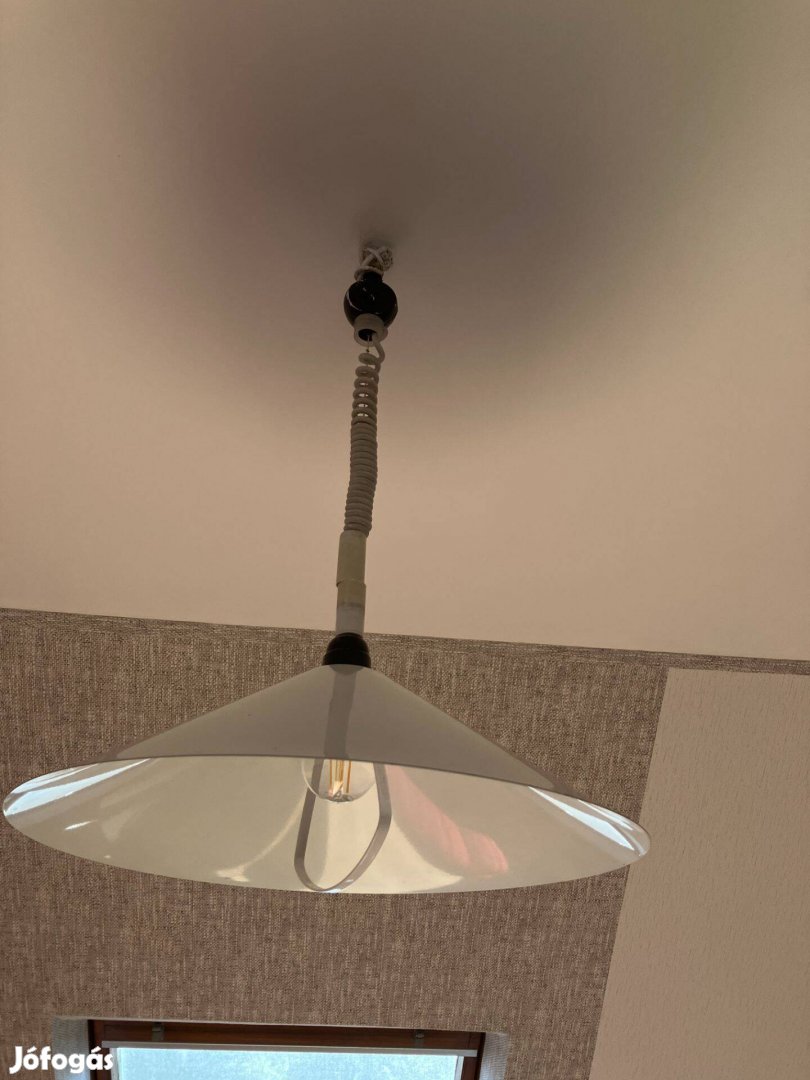 Állítható magasságú mennyezeti lámpa