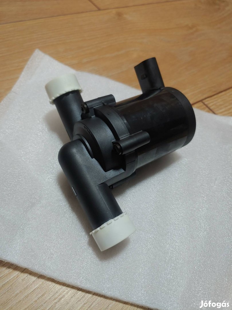 Állófűtés vízkeringető vízpumpa webasto stb